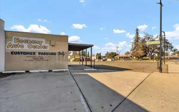 Porterville, CA 93257,745 N Main Street