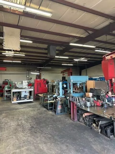 Tulare, CA 93274,1630 W Tulare Avenue