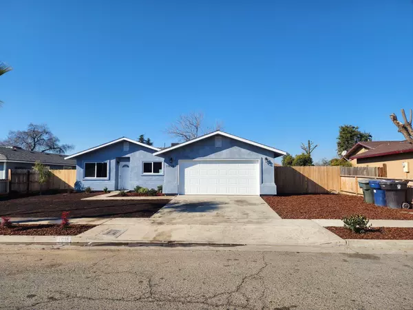 1015 S Vetter Drive, Tulare, CA 93274