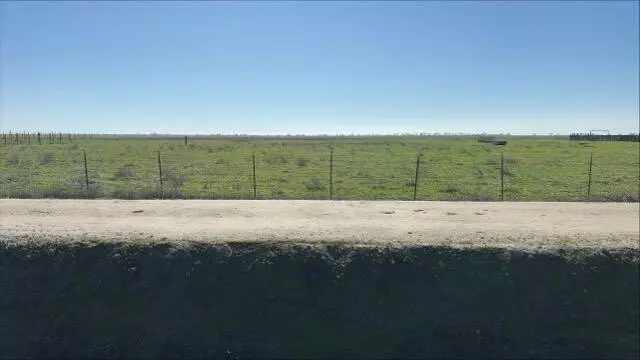 Rd 80, Pixley, CA 93256