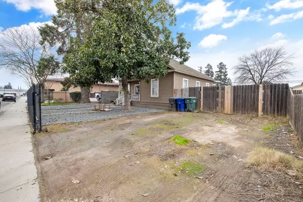 Farmersville, CA 93223,647 N Avery Avenue