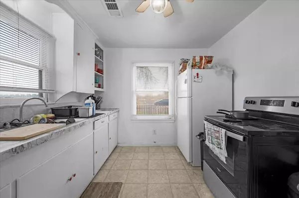 Tulare, CA 93274,2886 Waukena Avenue