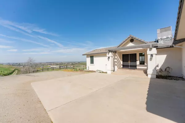 Porterville, CA 93257,23999 Johns Drive