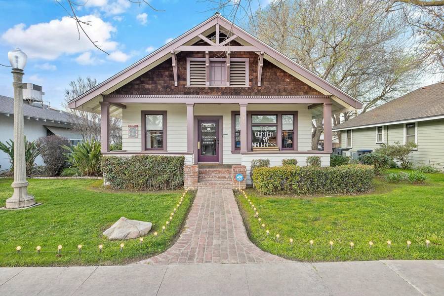 914 W Center Avenue, Visalia, CA 93291