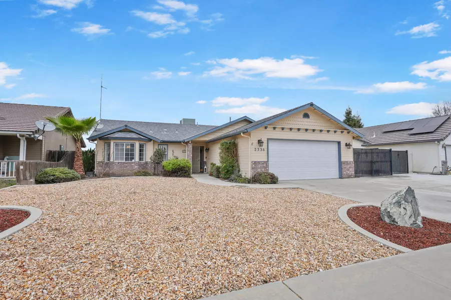 2336 W Roby Avenue, Porterville, CA 93257