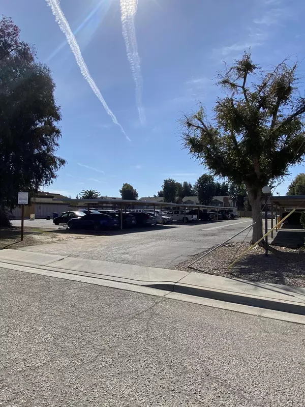 Reedley, CA 93654,657 W Parlier Avenue #114