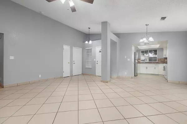 Orosi, CA 93647,41715 Paradise Court