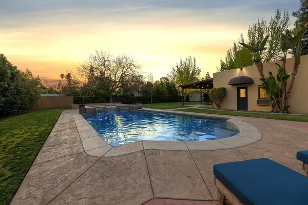 Visalia, CA 93291,305 N Fairway Street