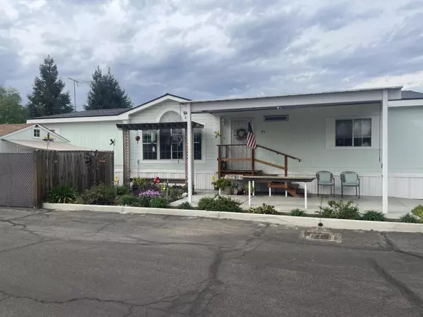 Visalia, CA 93277,820 S Chinowth #93