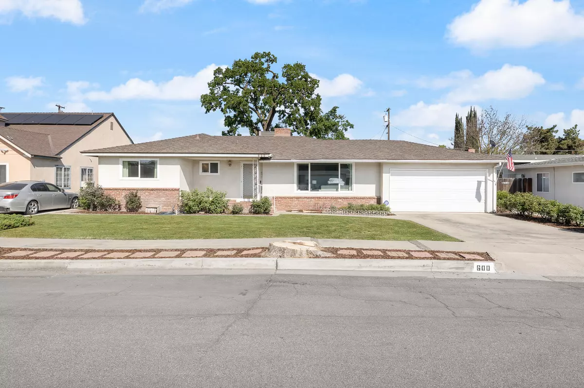 Dinuba, CA 93618,600 N Villa Avenue