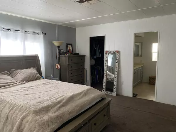 Visalia, CA 93277,5505 W Tulare Ave #379