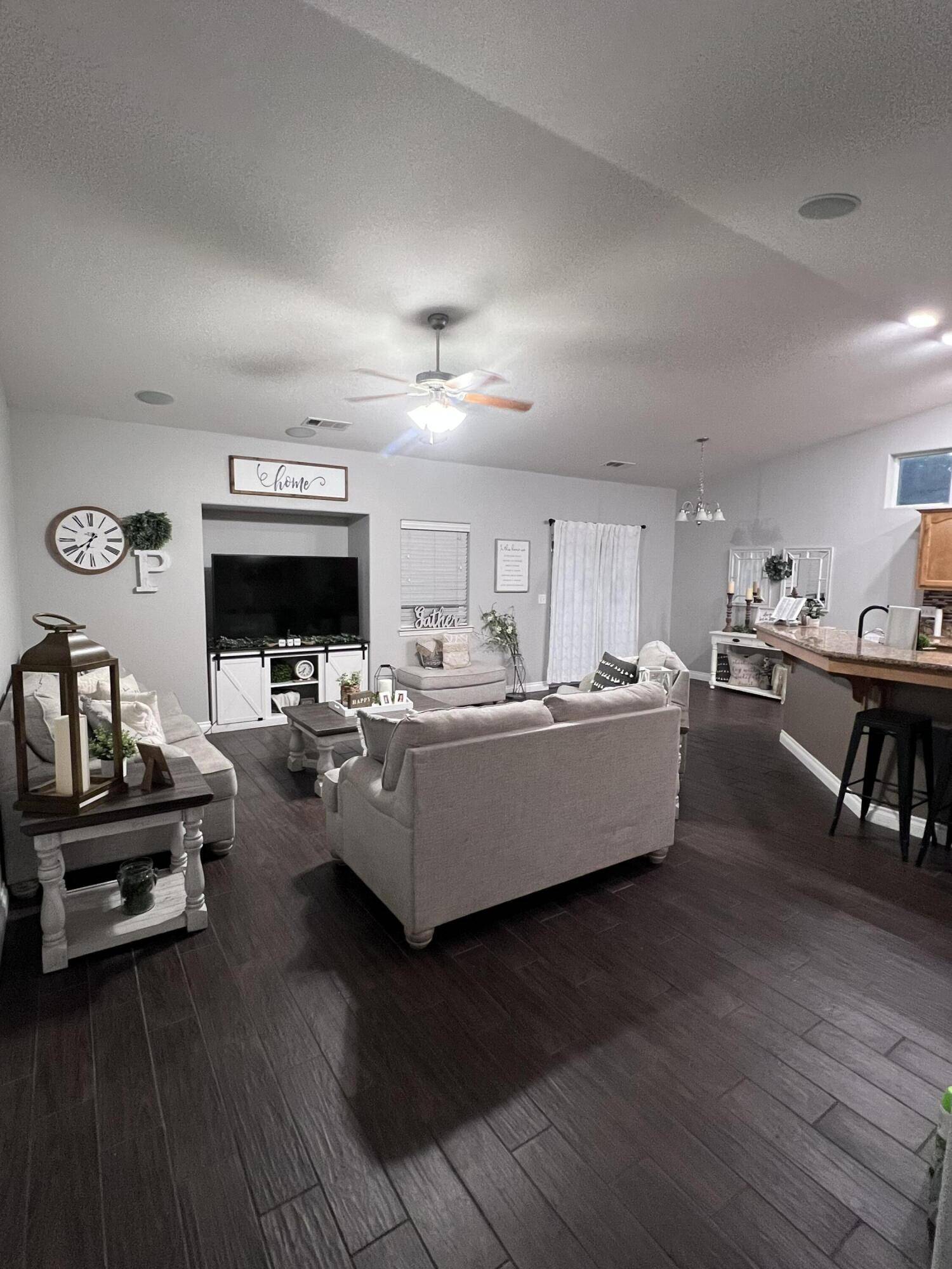 Tulare, CA 93274,2587 Seaside Circle
