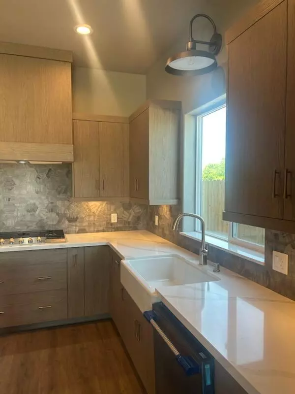 Tulare, CA 93274,928 Hidden Ridge