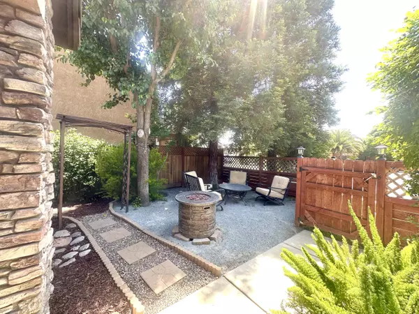 Visalia, CA 93292,2338 E Chestnut Court