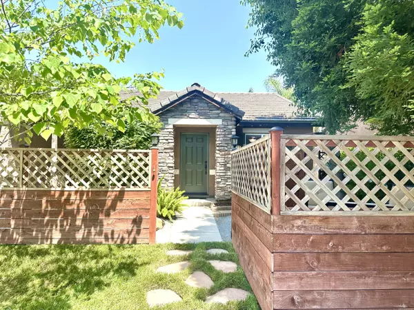 Visalia, CA 93292,2338 E Chestnut Court