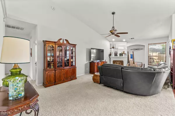 Visalia, CA 93291,2538 W Perez Avenue