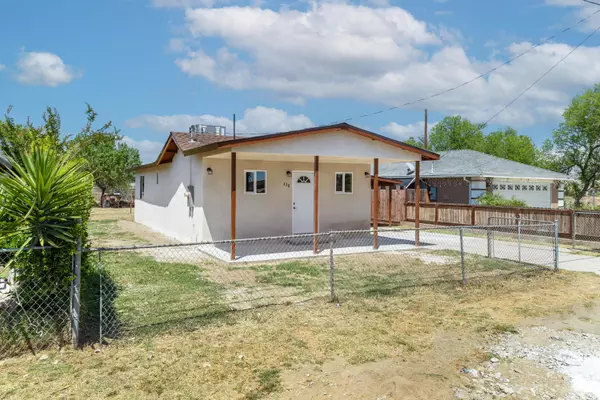 Earlimart, CA 93219,438 Cedar Avenue