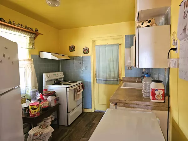 Hanford, CA 93230,415 E Florinda Street