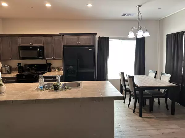 Visalia, CA 93277,30763 Bellwood Road