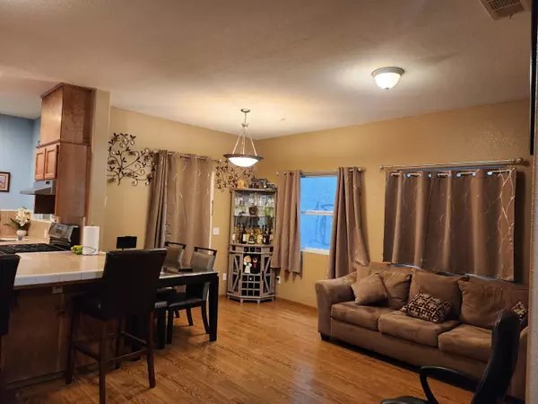 Exeter, CA 93221,124 S Filbert Road