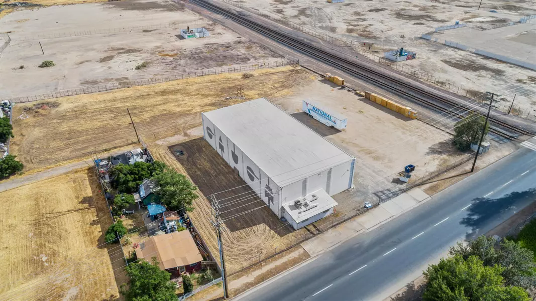 415 E 3rd Street Street, Hanford, CA 93230