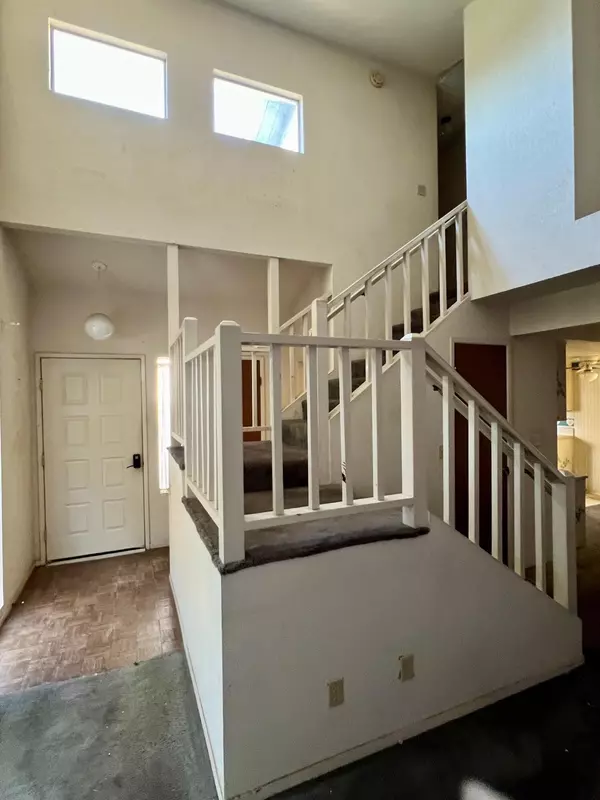 Visalia, CA 93292,1939 E Meadowbrook Drive