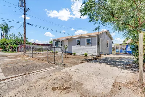 Earlimart, CA 93219,300-320 E Wilson Avenue