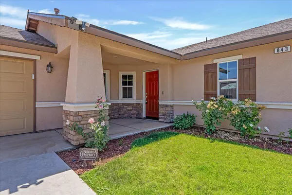 Porterville, CA 93257,843 Creekview Street