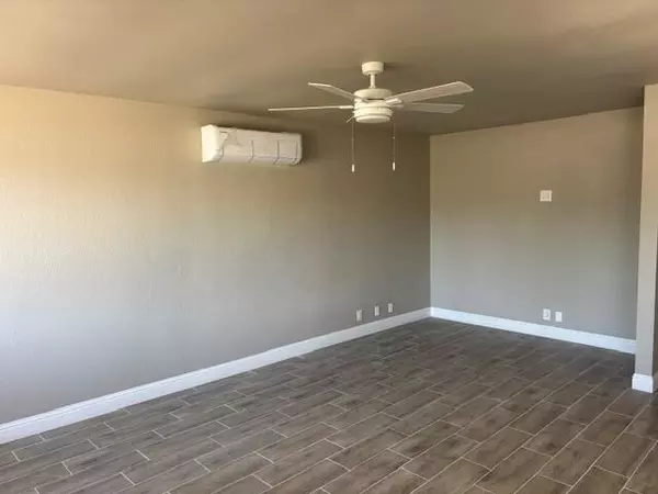 Farmersville, CA 93223,453 N Oakview Avenue