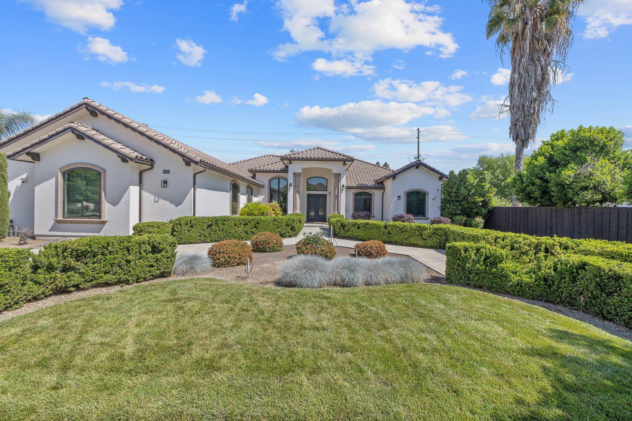 6702 W Harter Avenue, Visalia, CA 93277
