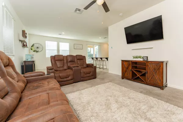Visalia, CA 93292,641 S Laguna Street