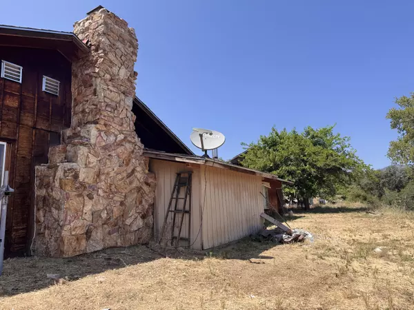 Badger, CA 93603,50200 Hogback Dr Drive