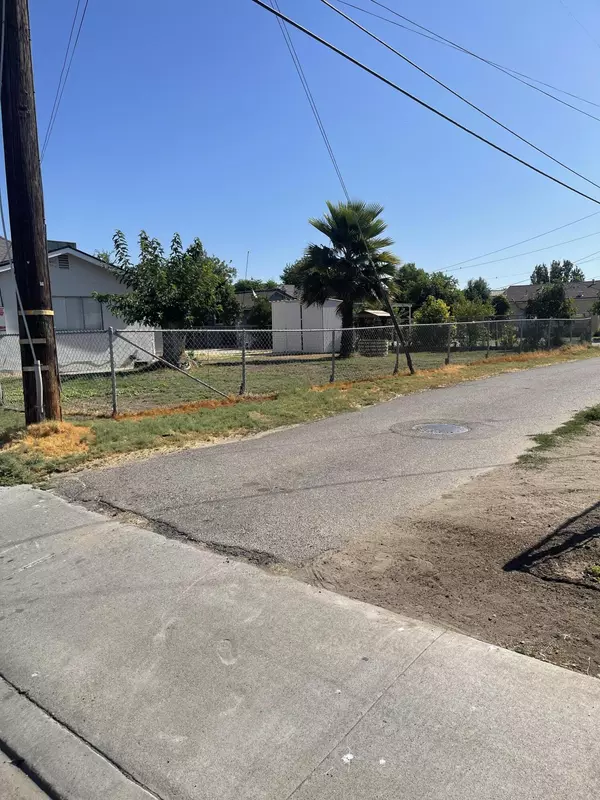 Lemoore, CA 93245,334 G Street #X