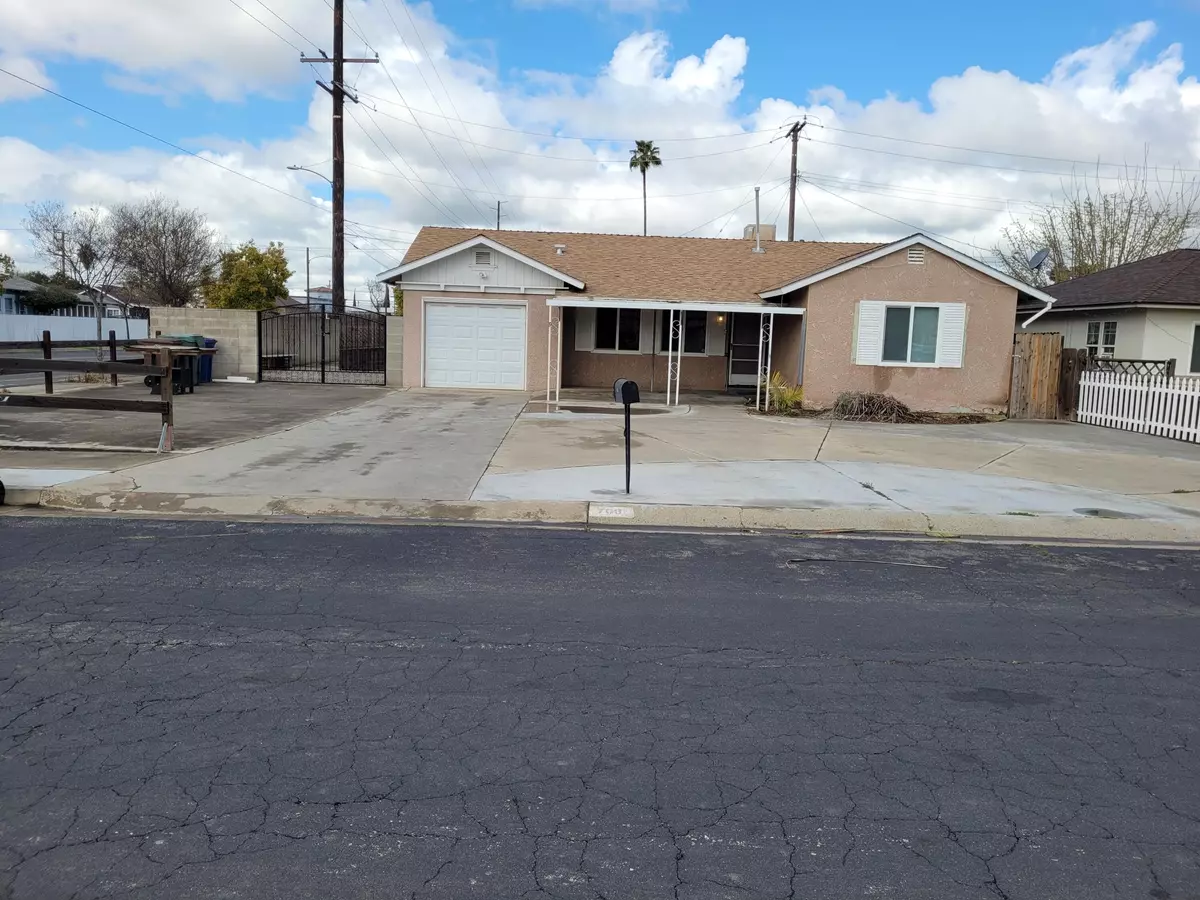 Lindsay, CA 93247,709 Sunset Drive