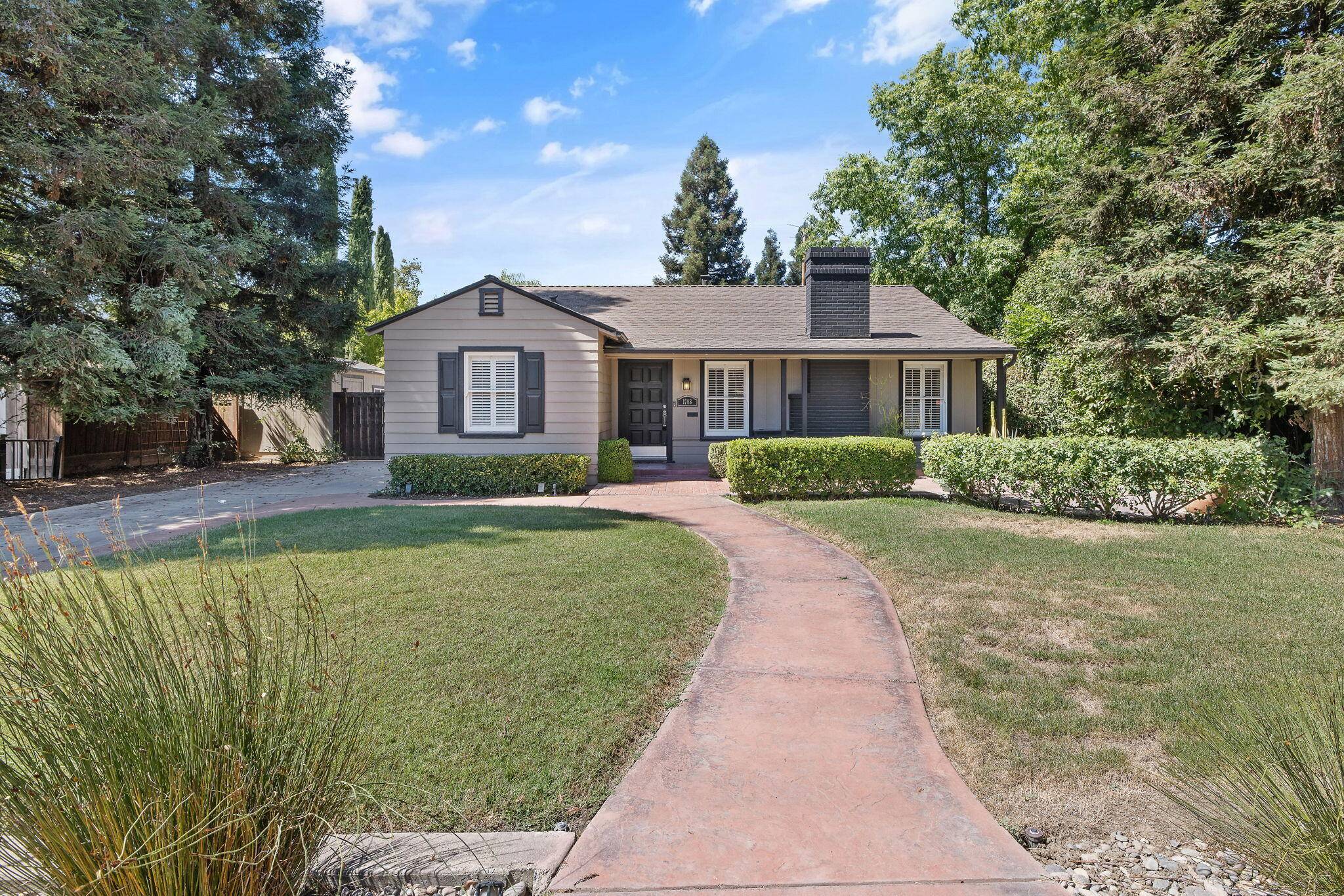 Visalia, CA 93277,1708 W Myrtle Avenue