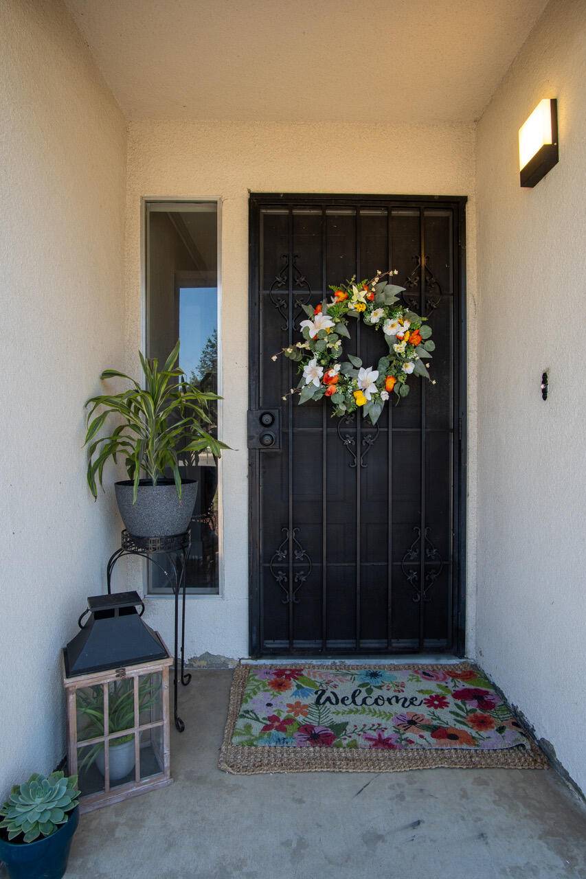 1740 S Burke Street, Visalia, CA 93292