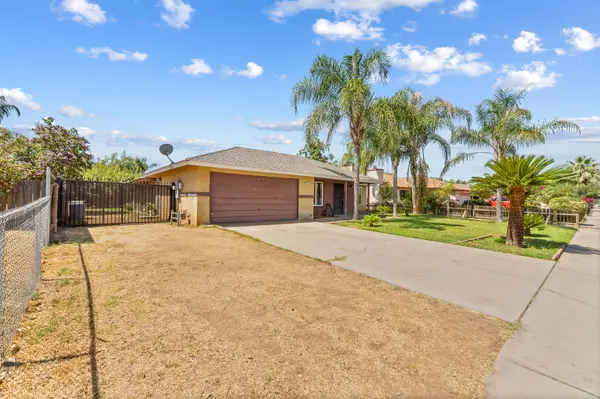 Reedley, CA 93654,1423 E Evening Glow Avenue