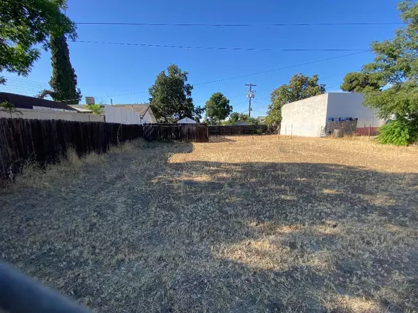 Visalia, CA 93291,128 W Houston Avenue