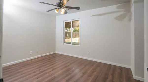 Visalia, CA 93291,1708 N Oak Park Street