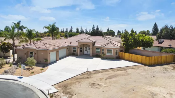 Tulare, CA 93274,183 Oaks Court