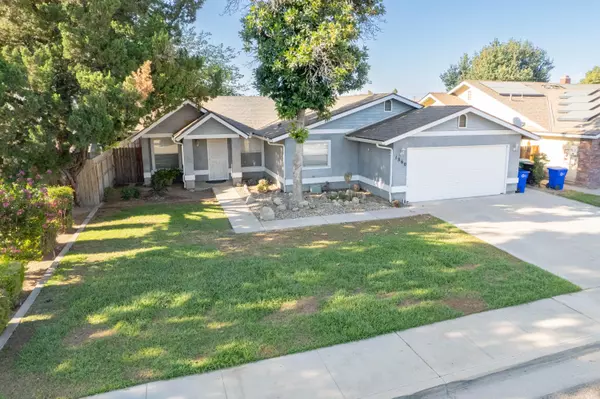 1860 W Fairhaven Avenue, Porterville, CA 93257