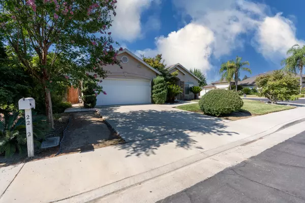 Kingsburg, CA 93631,2212 Howard Street