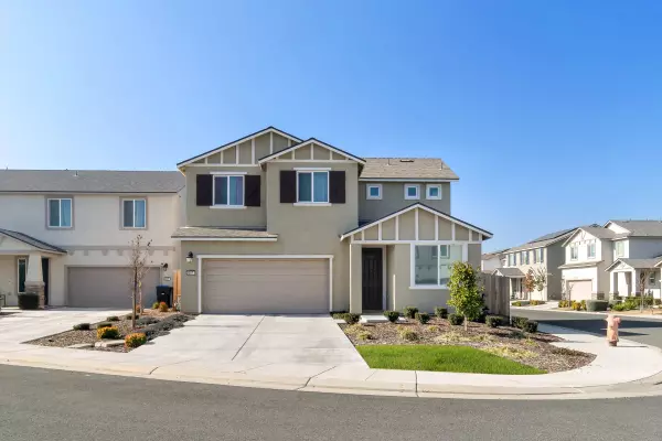 Visalia, CA 93292,2207 S Crumal Street