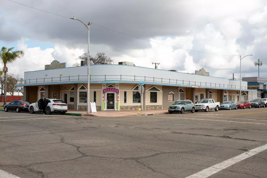 202 N L Street, Tulare, CA 93274