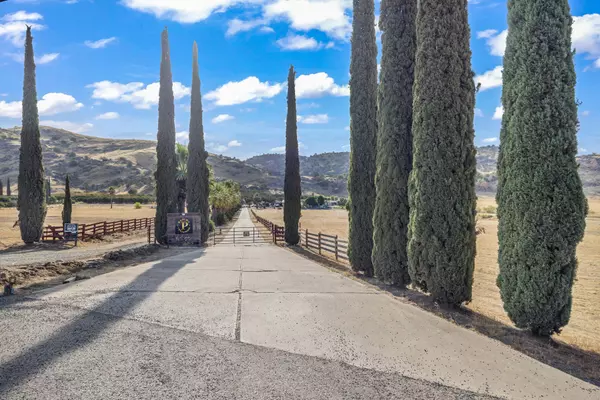 Exeter, CA 93221,31204 Sierra Drive #4