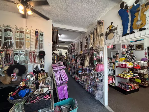 Tulare, CA 93274,1606 E Tulare Avenue