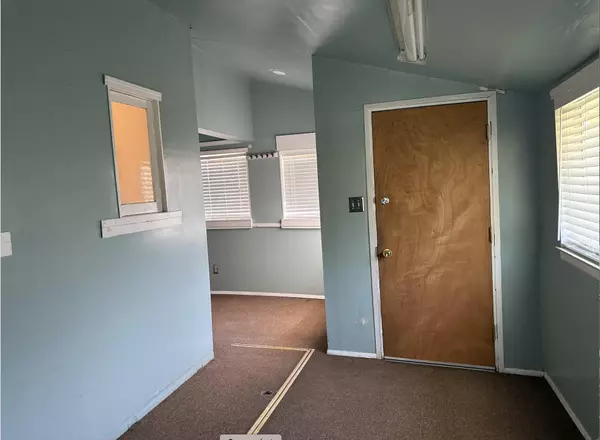 Porterville, CA 93257,253 E Putnam Avenue