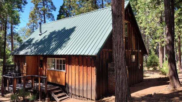 2105 John Gerney Drive, Camp Nelson, CA 93265