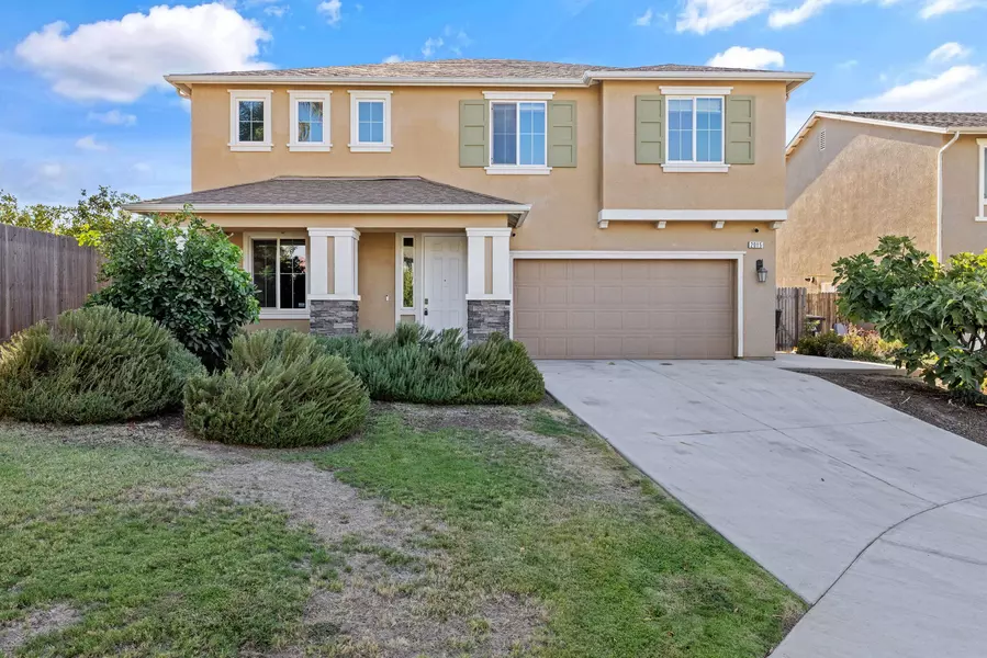 2015 N Hall Court, Visalia, CA 93291