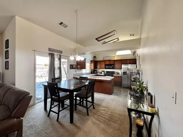 Visalia, CA 93291,30912 Tadpole Street